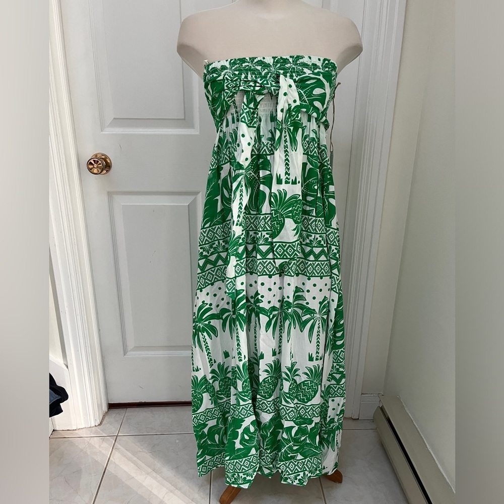 NWT True Destinations Strapless dress size small